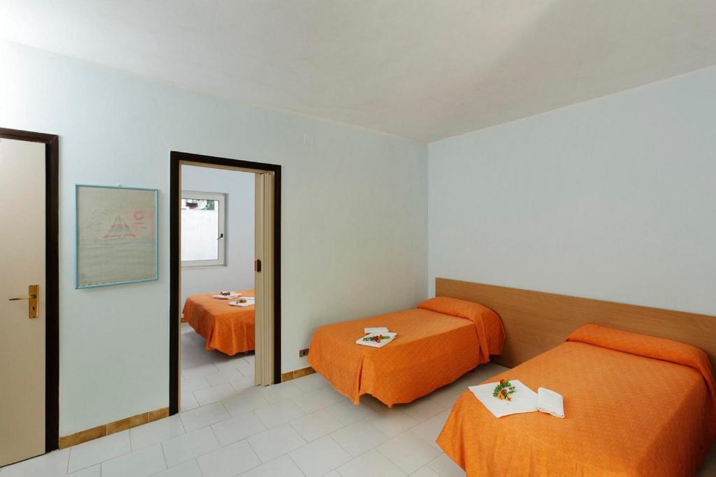 Hotel Villaggio Costa Ripa Роди-Гарганико Номер фото