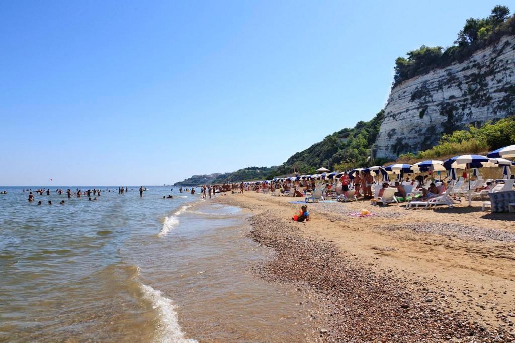 Hotel Villaggio Costa Ripa Роди-Гарганико Экстерьер фото