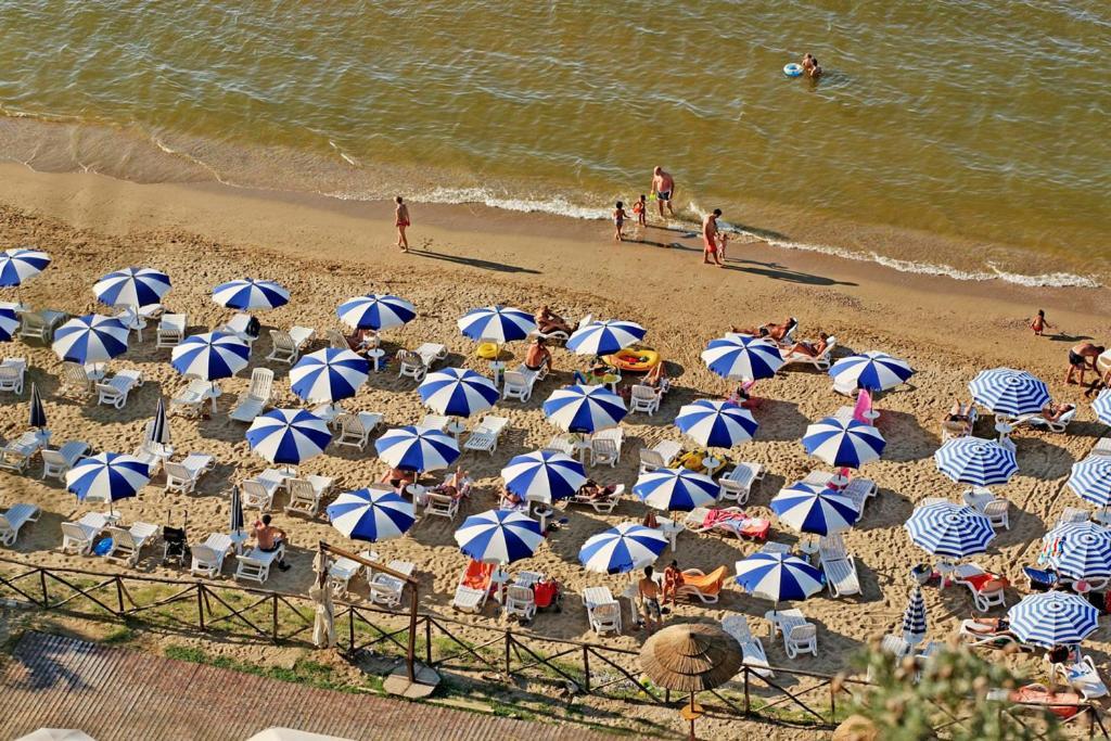 Hotel Villaggio Costa Ripa Роди-Гарганико Экстерьер фото